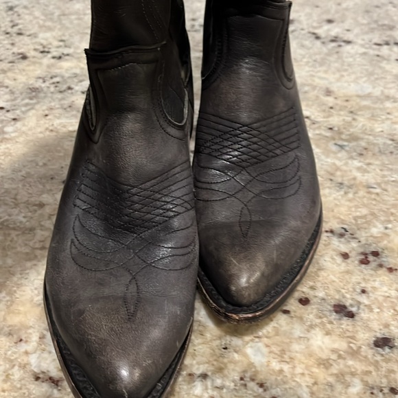 Frye cowboy style boot - Picture 4 of 11